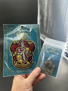 Universal Epic Harry Potter Battle at the Ministry Pin & Gryffindor Patch - Bild 1 von 4