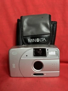Cámara fotográfica Boots 200 35 mm plateada probada funcionando - Imagen 1 de 10