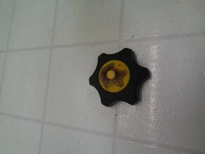 03 2003 Skidoo Ski Doo Summit 700x 700 MXZ Snowmobile Body Oil Fuel Cap Lid - Picture 1 of 4
