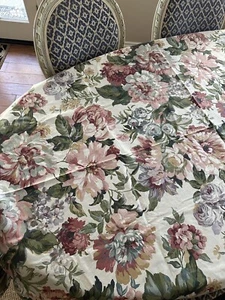Vintage Blumen Tischdecke 67 Zoll - Shabby Cottage 1980er Jahre viktorianischer Rosengarten - Bild 1 von 6