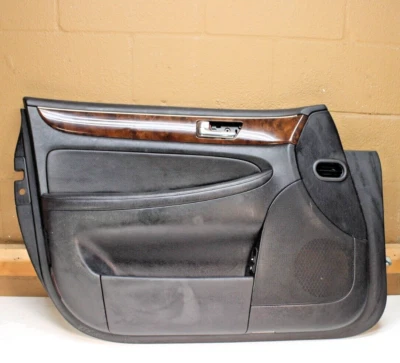 Panel interior de puerta de sedán Hyundai Genesis 2009-2012 OEM conductor delantero izquierdo Foto 1 de 4