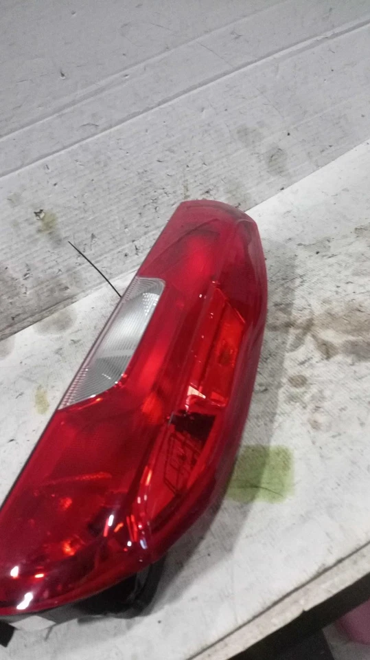 Conjunto de luz trasera derecha usado se adapta a: Ram Promaster City 2017 grado derecho A Foto 1 de 4