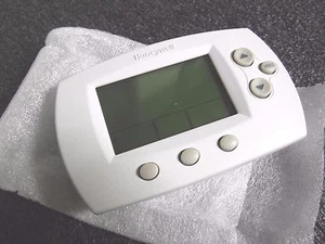 Honeywell Low Voltage Thermostat, Stages Cool 1, Stages Heat 1 6WY11 (M) - Picture 1 of 3