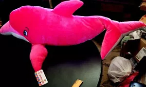 Juguete Fábrica ENORME 35" Rosa Caliente "Plush Paradise" Muñeca de Peluche DOLPHIN ALMOHADA; NUEVA CON ETIQUETAS - Imagen 1 de 12