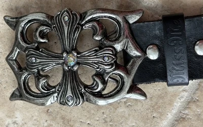 Cinturón de cuero MissMe marrón/negro con adorno cruzado, la hebilla es intercambiable Foto 1 de 4