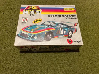 Kremer Porsche 935 Vaillant Burago Scala 1:24 con scatola - Immagine 1 di 4