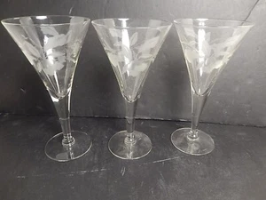 Set di 3 bicchieri da vino vintage Frank Oda Arts Hawaii incisi orchidea Cattylea 7 3/4" - Foto 1 di 3