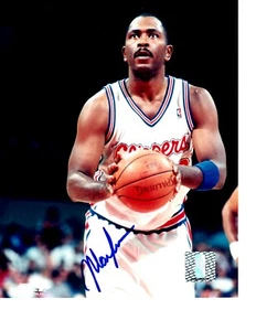 LOS ANGELES CLIPPERS MARK AGUIRRE SIGNED 8X10 - Picture 1 of 1