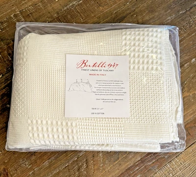 NWOT Bertelli 1947 Throw Blanket 100% Cotton Ivory Cream No Iron Italy 51" x 67" - Image 1 of 4