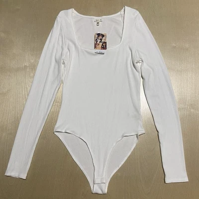 Body ajustado acanalado cuello cuadrado talla grande para jóvenes de autoestima en blanco Foto 1 de 4