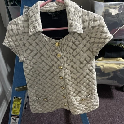 Chaqueta Marc by Marc Jacobs Para Mujer XS Cuello Botón Manga Corta Botón Dorado Foto 1 de 4