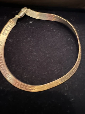 Chicago Bulls gold bracelet Cover