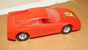 Vintage Ferrari Testarossa Plastic Car Made In The USA By TOOTSIETOY - Picture 1 of 2