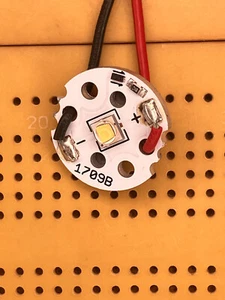 Cree XP-G2 Blanco Cálido Q4 2700K 4.9W Alta Potencia LED 16mm Redondo y Cables CRI 90 - Imagen 1 de 3