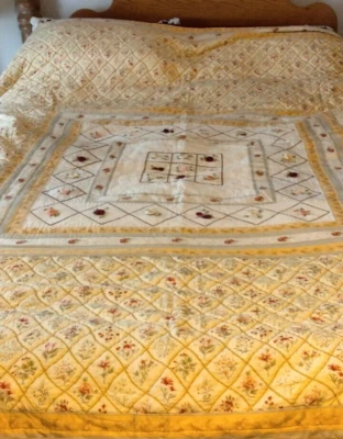 Handmade Machine Sewn Floral Quilt  Applied Silk Roses + 2 Shams Queen 90x94" - Image 1 of 4