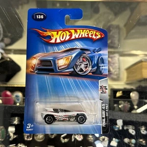 Hot Wheels Final Run 4/5 Cat-A-Pult 2004 #136 White (E) - Picture 1 of 9