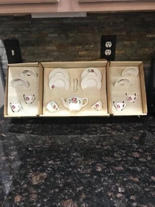Vintage Biltons Childs Tea Set - Picture 1 of 10