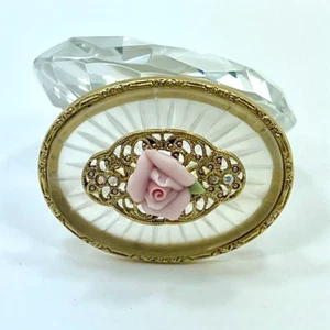 Kampfer Glas Brosche mit Porzellan Rose filigran Akzent und Strass MCM - Bild 1 von 5