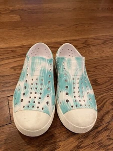 Native Jefferson Shoes Size 12 Girls Light Blue And White Splatter Tie Dye Water - Picture 1 of 5