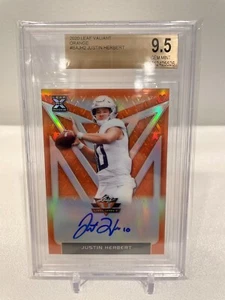 Leaf Valiant Orange Prismatic Justin Herbert 2020 automático novato RC/50 BGS 9,5/10 - Imagen 1 de 2