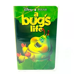 A Bug's Life VHS 1999 White Clamshell Caterpillar Case Walt Disney Pixar kids - Imagen 1 de 9