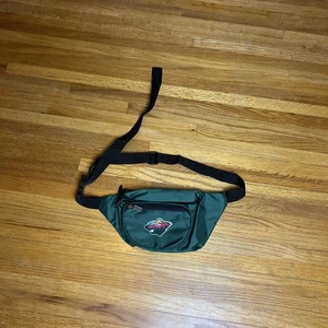 Minnesota Wild 3 Reißverschlusstaschen Bauchtasche Tasche verstellbar. - Bild 1 von 4