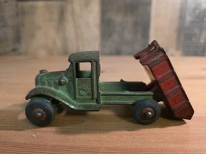 VINTAGE HUBLEY 2101 CAST IRON DUMP TRUCK - GREEN/RED 5" - Picture 1 of 11
