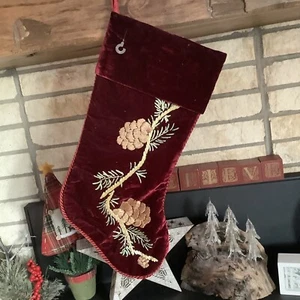 2002 Burgundy MARTHA STEWART EVERYDAY PLUSH Velvet CHRISTMAS STOCKING PINE CONE - Picture 1 of 3