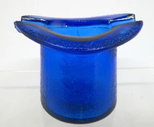 Vintage Lowell Hand Cream Cobalt Blue Glass Top Hat Ashtray 2-1/4" - Imagen 1 de 4