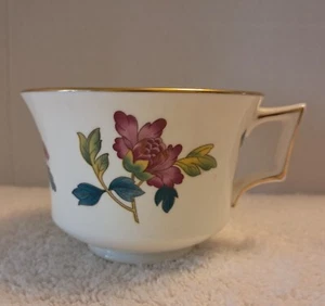 Wedgwood Chinese Flowers Tea Cup White with Burgundy Flowers Gold Rim and Handle - Picture 1 of 7