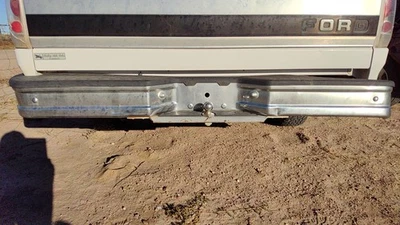 Parachoques trasero cromado Ford F150 1992-1996 con soportes de montaje escalón OEM F2tz17906a Foto 1 de 4