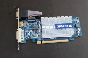 Carte Graphic GIGABYTE NVIDIA GeForce 210 GV-N210SL-1GL Graphics Card - Photo 1/10