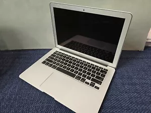 Apple MacBook Air A1466 Silver 13" 2012 i5 1.8GHz 4GB RAM No SSD | Parts Repair - Picture 1 of 7