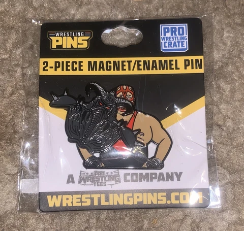 Pro Wrestling Crate Exclusive Mastodon Vader 2 Piece Magnet Enamel Lapel Pin WCW Cover