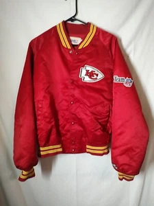 Vintage Kansas City KC Chiefs NFL rot Kreidelinie Satinfilz Druckknopflasche Jacke Gr. M  - Bild 1 von 9