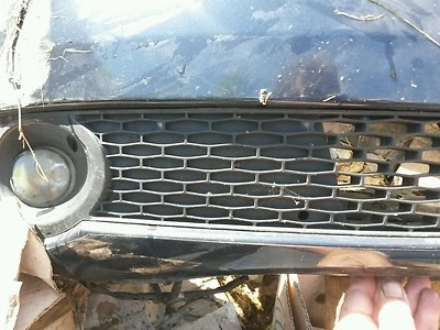 Parrilla Saab 9-5 2006 2007 2008 2009 parte inferior derecha en parachoques 95 Foto 1 de 2