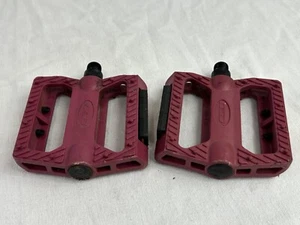 GT BMX Racing Freestyle Red Platform Pedals 9/16th - Picture 1 of 7