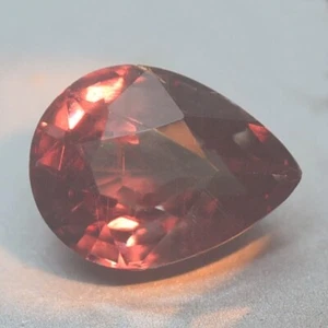IMPRESIONANTE VVS PERA SIN CALENTAR CAMBIO DE COLOR GRANATE NATURAL de 1,40 quilates - Imagen 1 de 3