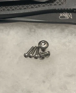 Juego de tornillos Torx de acero inoxidable para mango y pivote Griptilian hecho en banco 550 551 553 - Imagen 1 de 5