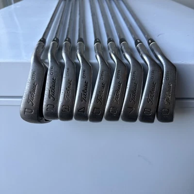 Juego de ejes de acero diestro Titleist DTR 3–9, P, W (9 palos) Foto 1 de 4