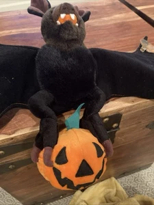 Plush Halloween Bay Folding Jack-O-Lantern/Suction Cups For Attaching To Windows - Picture 1 of 6