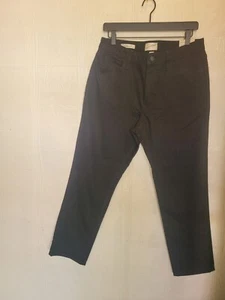 NWT Universal Thread High Rise Slim Straight Black Denim Jean Size 12/31 - Picture 1 of 8