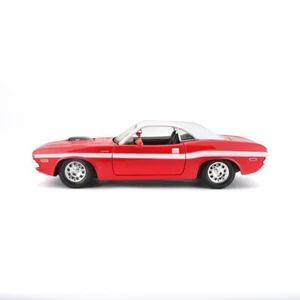 Maisto 1970 Dodge Challenger R/T Coupé Diecast Display Model 1:24 Scale 3+ - Picture 1 of 8