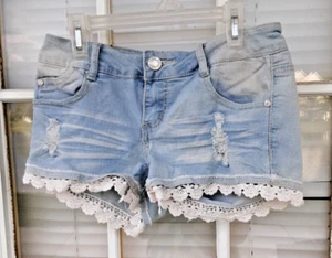 rue 21 Light Wash Denim Distressed Booty Shorts White Lace Hem Size 1/2 - Picture 1 of 6
