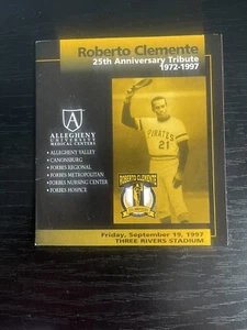 Roberto Clemente 25th Anniversary Tribute Magnet (3 Rivers Stadium 10/19/1997) - Picture 1 of 5