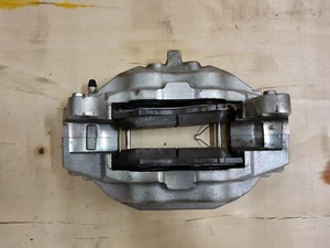 Pinza freno anteriore destra Toyota Land Cruiser V8 J20 parte originale - Foto 1 di 4