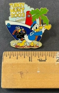 2003 TURKEY HUNT DONALD DUCK DISNEY CRUISE LINE PIN LIMITED EDITION MINT!! 63021 - Picture 1 of 2