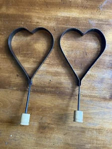 Metal cookie cutters with handles - Picture 1 of 2