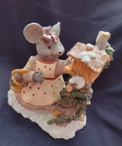 Vintage Mouse Lady at Birdhouse Figurine - Picture 1 of 3