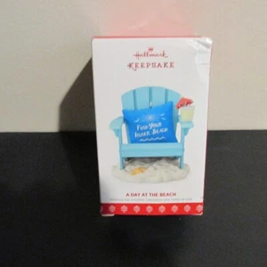 2017 HALLMARK Keepsake Christmas Ornament.  A DAY AT THE BEACH. - Picture 1 of 3